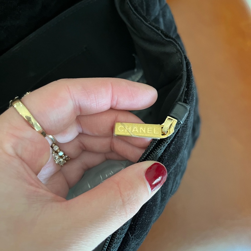 RARE Chanel XXL Velvet Airlines Bag - Picture 7 of 14